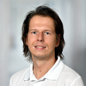 Porträt Bastian Knapp, Oberarzt Unfallchirurgie, Albertinen Krankenhaus, Abteilung Unfallchirurgie